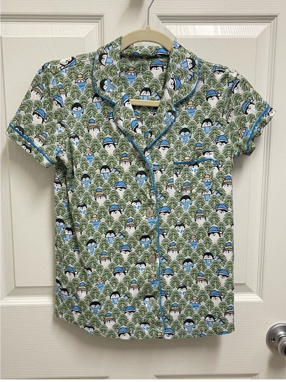 Roller Rabbit Penguin in caps themed Pajama Top. Sz XS